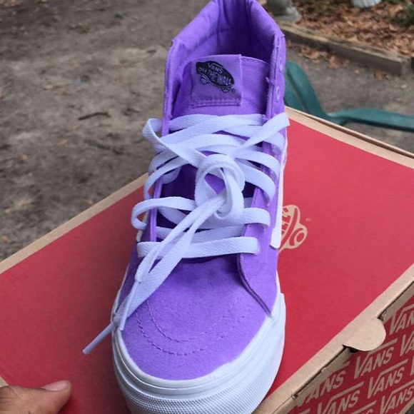 Custom painted Vans - Picture 2 of 3